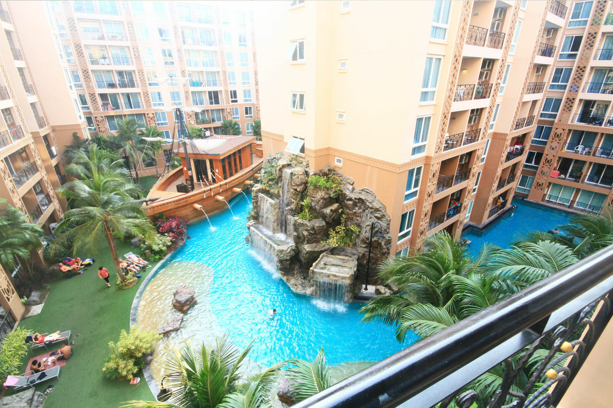 Atlantis Condo & Water Park Pattaya By The Sea Eksteriør billede